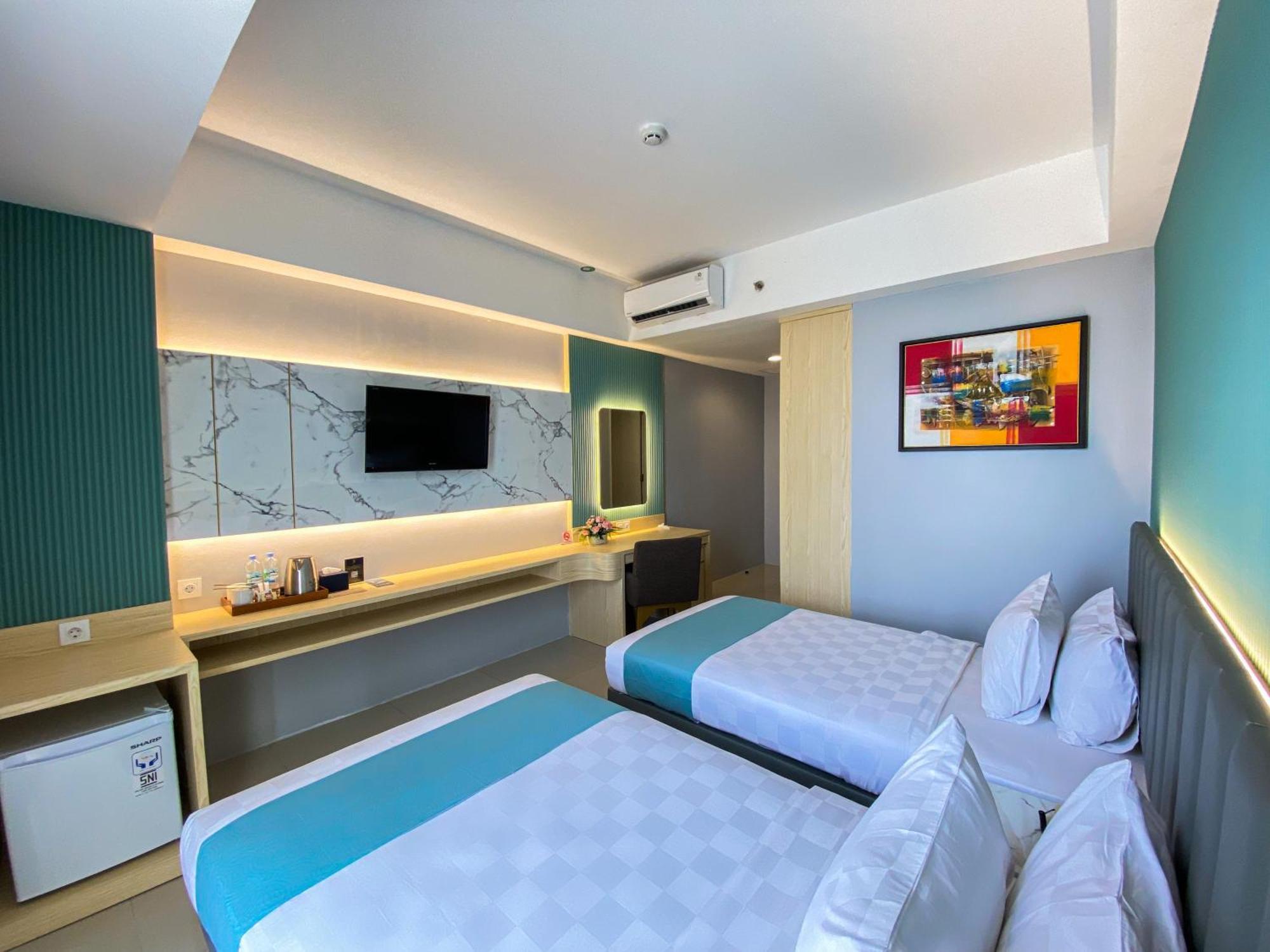 Luxury Malioboro Hotel Джокьякарта Экстерьер фото