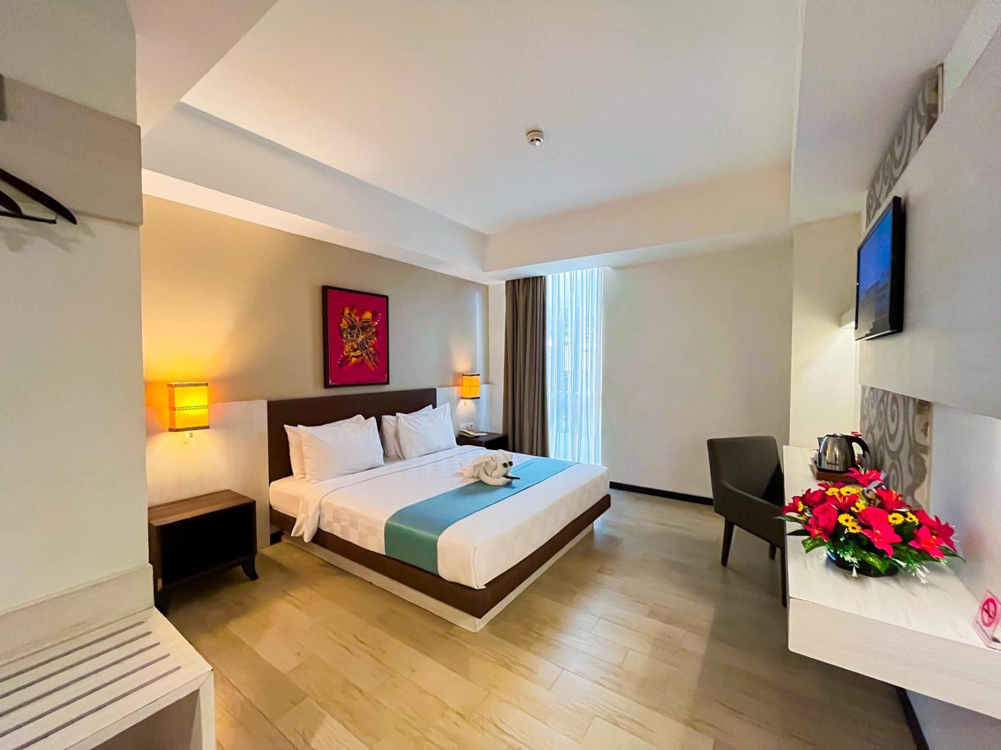 Luxury Malioboro Hotel Джокьякарта Экстерьер фото