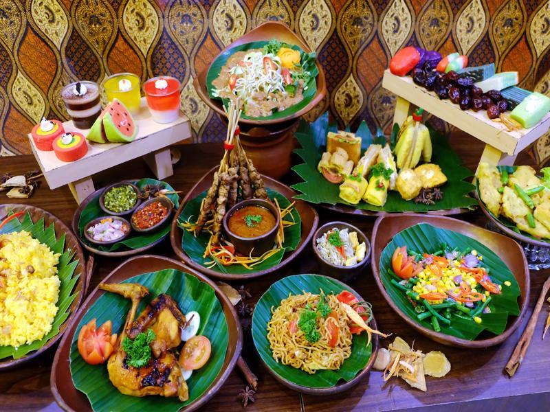 Luxury Malioboro Hotel Джокьякарта Экстерьер фото